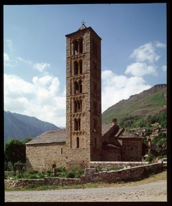 Utsikt över kyrkan av Romanesque