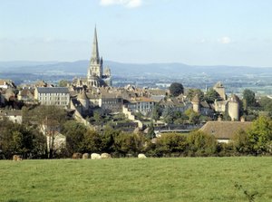 Utsikt över staden Autun och Cathedrale Saint Lazare (romansk arkitektur på 1200-talet). Saone och Loire, Bourgogne, Frankrike. av Romanesque