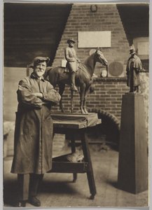 I studion, Cyrus Dallin (svartvitt foto) av Ross W. Baker