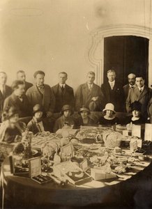 Ryska kronjuveler och Faberge-ägg förberedda för försäljning utomlands av Russian Photographer