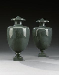 Ett par Kalkan vaser, Peterhof, ca 1800 av Russian School