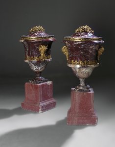 Ett par vaser, ca 1790 av Russian School