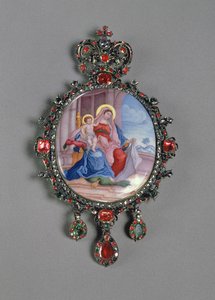 Panagia med miniatyr av Madonna och barn (målad emalj och präglat silver set med juveler) av Russian School