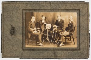 Fotografi av Hall Johnson och den svarta stråkkvartetten, ca. 1923. av S. Tarr