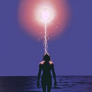 Kvinna som omfamnar det kosmiska ljuset av Samantha Hearn