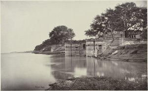 Satti Chaura Ghat i Kanpur Sutte Chowra Ghât, scenen för massakern (originaltitel) Suttee Chowra Ghât, Cawnpore. Scene of the Massacre (titel på objekt)