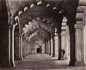 Agra. Moti Masjid, Pärlmoskén. Vy över hela sidoskeppet av Samuel Bourne