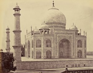 Agra; Taj, från hörnet av fyrkanten av Samuel Bourne