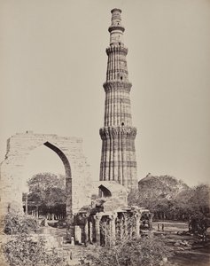 Delhi. Kootub Minar eller tornet i ruinstaden Gamla Delhi av Samuel Bourne