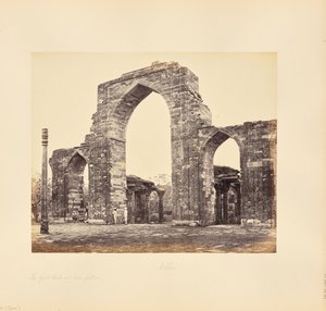 Delhi; Kutub Minar, den stora bågen och järnpelaren av Samuel Bourne