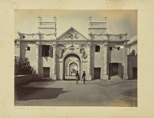 Lucknow; Sjöjungfruporten, Kaiser Bagh av Samuel Bourne