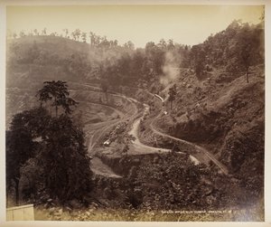 Backstation nedanför Teendaria, Darjeeling,  från "Views of Darjeeling",  1860 - 1880    (s/v bild)