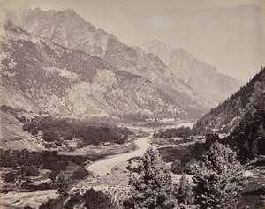 Övre Himalaya. Utsikt över Buspa-dalen från Sangla av Samuel Bourne