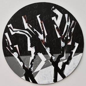 Twixt Heaven & Earth XI-B (akryl på cirkulär skiva) av Sara Hayward