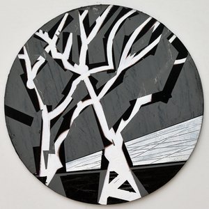 Twixt Heaven & Earth XV-B (akryl på cirkulär skiva) av Sara Hayward