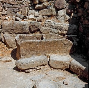 Nuragisk kultur (nuraghi) Sardinian: ruinerna av den nuragiska staden på den megalitiska platsen Su Nuraxi: en av bostäderna. 1100-1050 f.Kr. Barumini Sardinien Italien