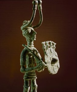 Nuragisk kultur (nuraghi) Sardinian: statyett av en krigare med en sköld och ett bronsvärd. 700-talet f.Kr. Cagliari, National Archaeological Museum, Sardinien, Italien