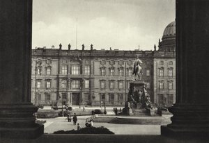 Berlin: Utsikt över slottet och Lustgarten; Utsikt över det kungliga palatset och Lustgarten (s/v foto) av Sasha Stone