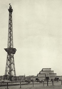 Berlin: radiotorn och radiohall; Broadcasting Station (s/v foto) av Sasha Stone