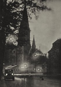Berlin: Kaiser Wilhelm-Gedachtniskirche; Emperor William Memorial Church (s/v foto) av Sasha Stone