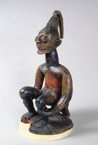 Yoruba staty av en sittande hövding, Nigeria