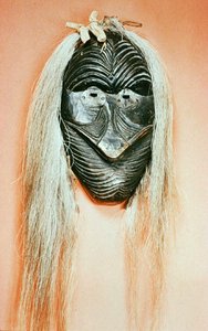 Ceremoniell Mohawk Mask (trä och hår) av School American