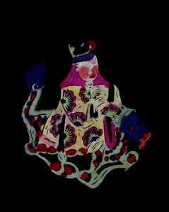 Chinesischer Gott reitet auf einem Drachen. Scherenschnitt, chinesische Volkskunst, Peking. von School Chinese