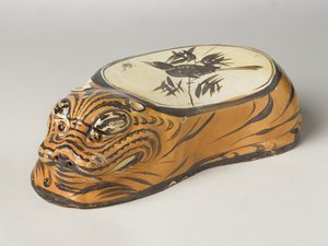 Cizhou Ware kudde i form av en tiger av School Chinese