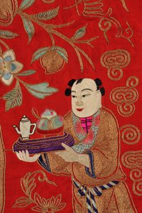 Broderi som visar en pojke som tar med te (textil) (detalj av 389561) av School Chinese
