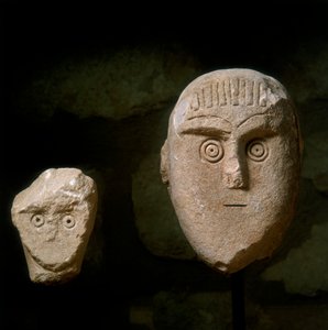 Koniska huvuden, från ett begravningsmonument hittat i Daunia av School Daunian