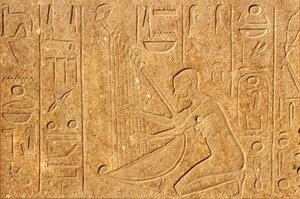 Forntida Egypten, Väggmålning/ristning, Harpist med Hatshepsuts huvud överst på harpan, Karnaktemplet, Luxor av School Egyptian