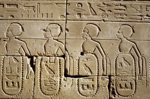 Forntida Egypten, Väggmålning/ristning, Karnak/Luxor Pylon Six, Del av listorna över stammar i söder och Syrien som underkuvades av Tutmoses III:s armé, Karnak-templet, Luxor av School Egyptian
