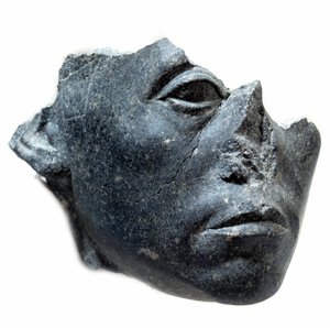 Forntida egyptisk konst: Chef för kung Sesostris III. Statyfragment. Skulptur i svart granit, cirka 1900 f.Kr. (12:e dynastin, cirka 1963-1786). Paris, Louvren av School Egyptian