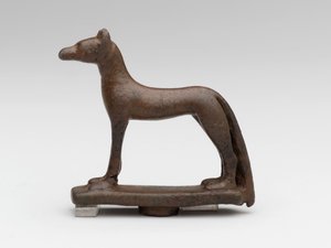 Schakal eller hund (brons) av School Egyptian