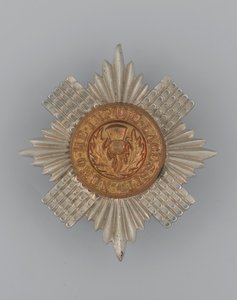 Kepsmärke, ca 1896-1920 (metall) av School English