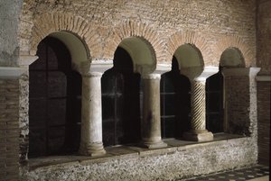 Utsikt över klostret i kyrkan Saint Vincent och Saint Anasthasus, klostret för de tre fontänerna (Tre-Fontane) (Chiesa dei Santi Vincenzo e Anastasio alle Tre Fontane) (Utsikt över klostret i kyrkan St Vincenzo e Anastasio, abbazia delle T av School Italian