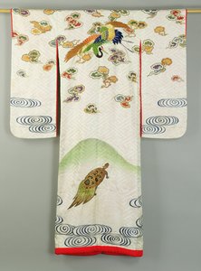 Uchikake bröllopsdräkt dekorerad med en trana och en sköldpadda (textil) av School Japanese