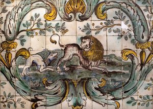 Hund som hotar ett lejon - Detalj av en dekorativ panel av jaktrummet i det före detta palatset i Praia, a Belem, Lissabon (Portugal) (Hund attackerar ett lejon, dekorativ panel från jaktrummet i det före detta palatset i Praia, i Belem) - Musee national d