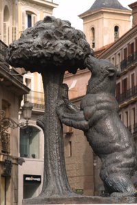 Björnen från Madrono (brons) av School Spanish