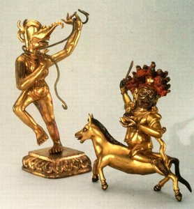 Makaravakitra och Sridevi (förgyllt brons) av School Tibetan