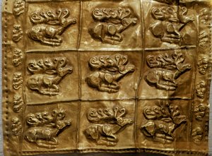 Art Scythian (Scythian civilisation eller Scythia): hölje av guldkoger pryder djur (hjort). Från Tumulus n°4 i Kelermes, Krasnodar-regionen, Kuban, Ryssland, 700-talet f.Kr. av Scythian