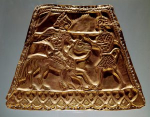 Gyllene ark som visar en ryttare som attackerar en krigare med ett spjut (skytisk konst, 500-300-talet f.Kr.) av Scythian