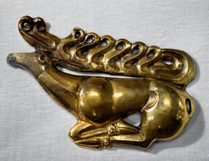 Skytisk konst (skytisk civilisation eller Skythia): sköldemblem i form av ett rådjurslager. Guldföremål från slutet av 700-talet, början av 600-talet f.Kr. Sankt Petersburg, Hermitagemuseet