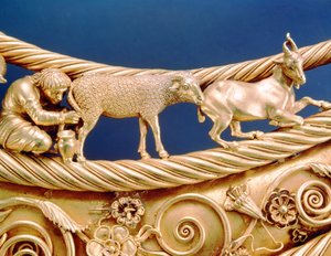 Scythian som mjölkar en tacka, detalj från en guldpectoral från Tovsta Mohyla