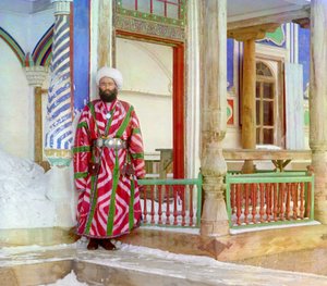 En minister i Emiratet Bukhara i högtidlig klädsel, ca. 1910 (foto)