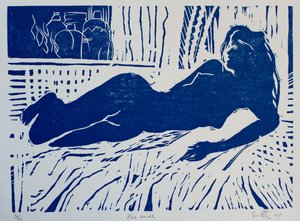 Blå naken, 2007 (träsnitt) av Simon Fletcher