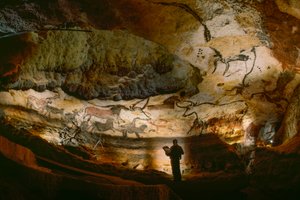 Hall of the Bulls publik kalcitväggar i Lascaux-grottan.