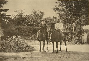 Den ryske författaren Leo Tolstoy rider i Yasnaya Polyana, nära Tula, Ryssland, 1900