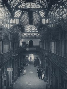 The Arcade (s/v foto) av South African Photographer