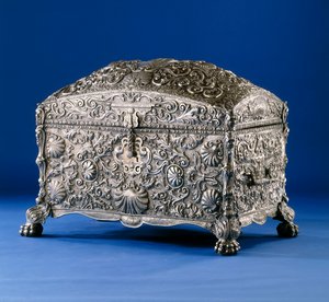 En viktig spansk kolonial silverkista, ca 1800 (silver med träbas och träinredning)